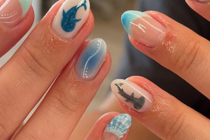 Nail design thumbnail for Instagram post DLBHFYGzLZZ