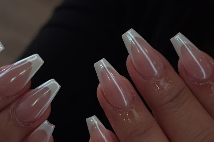Nail design thumbnail for Instagram post DI7hei4zX_k