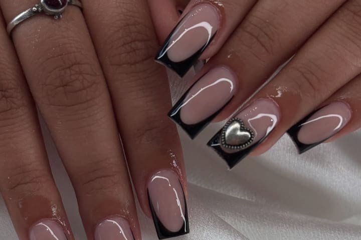 Nail design thumbnail for Instagram post DG16XcdJWcz