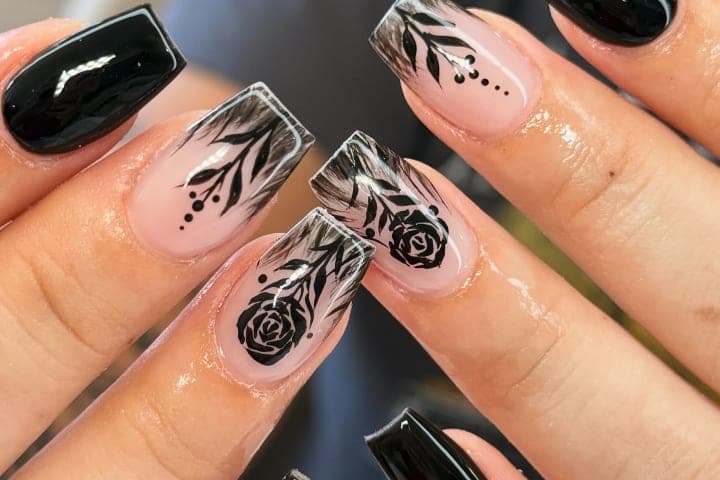 Nail design thumbnail for Instagram post DOSKQf7Ea4E