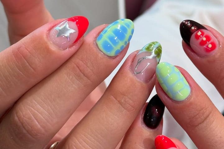 Nail design thumbnail for Instagram post DKp3qiZzgFW