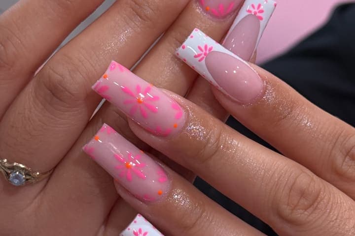 Nail design thumbnail for Instagram post DKD_x2Kxw9Y