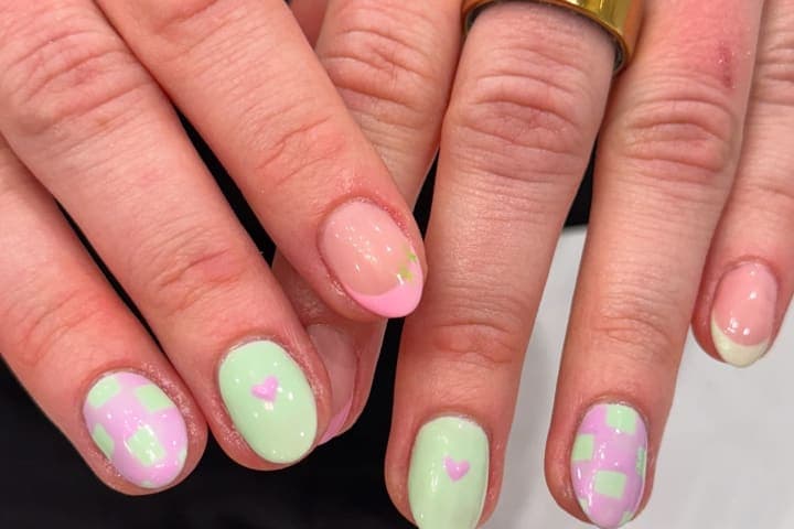 Nail design thumbnail for Instagram post DG4fenZJOga
