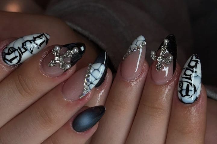 Nail design thumbnail for Instagram post DOKdBbIET1g