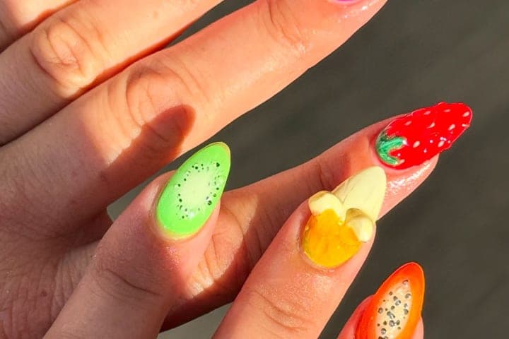 Nail design thumbnail for Instagram post DLoHgBZviKL