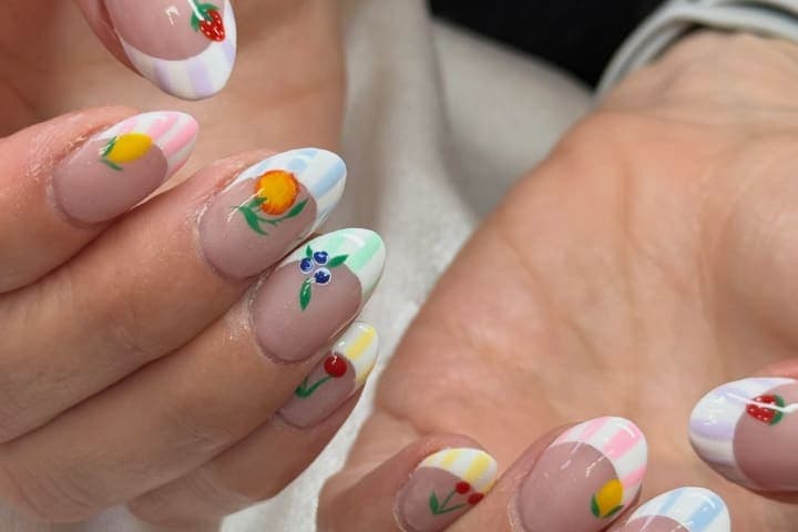 Nail design thumbnail for Instagram post DW7sg1VFAPr