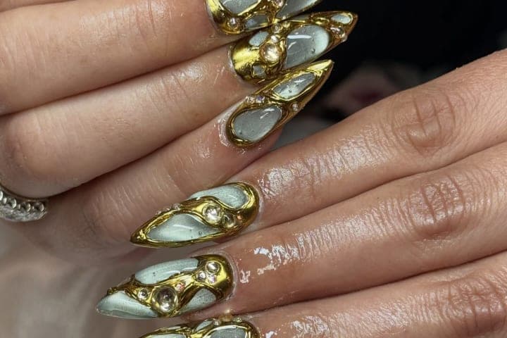 Nail design thumbnail for Instagram post DVxTb4xFKe-