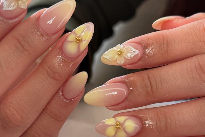 Nail design thumbnail for Instagram post DKTOXhvJhcK