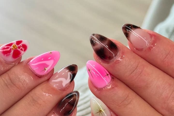 Nail design thumbnail for Instagram post DKfB-eGxScx