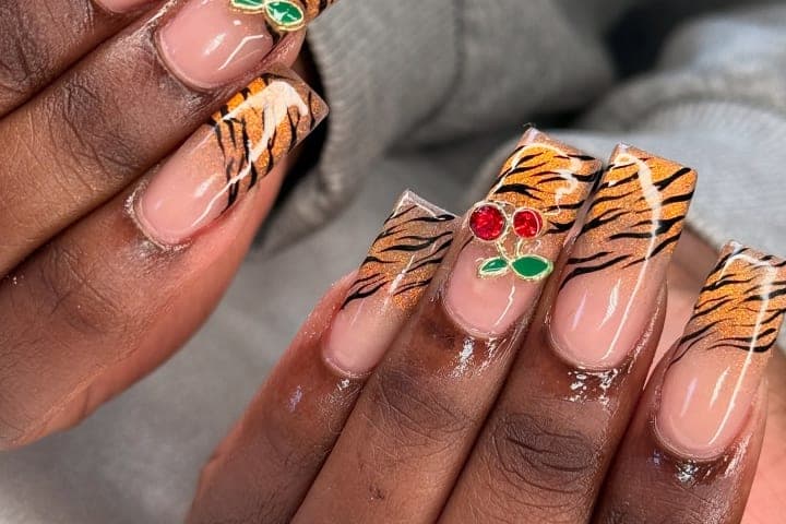 Nail design thumbnail for Instagram post DGrsi8rRk4h
